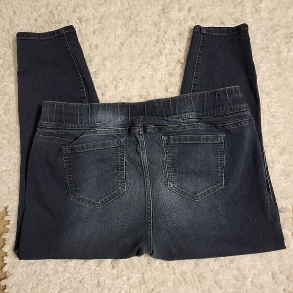 Torrid plus size elastic at  waist, dark wash jeans - Picture 8 of 11